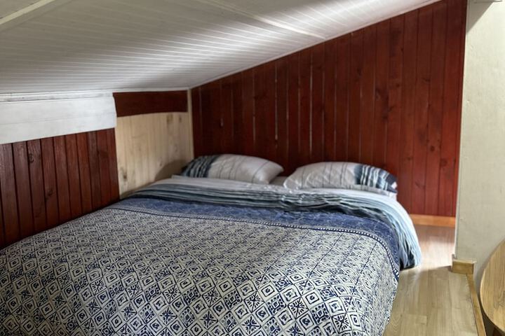 Room 7 of 33