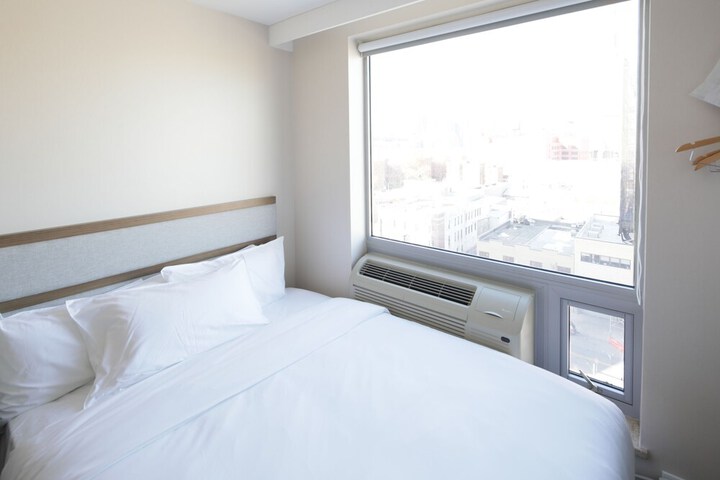 Room 7 of 30