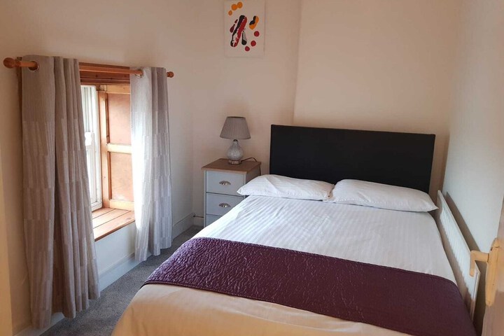 Room 5 of 25