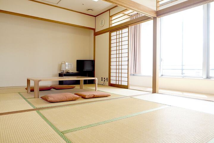 Room 14 of 42