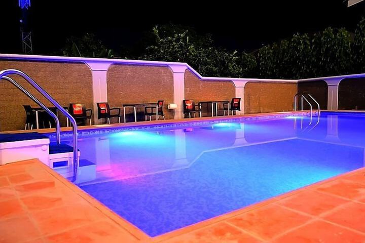 Pool 23 of 42