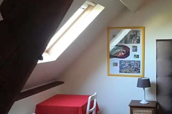 Room 10 of 14