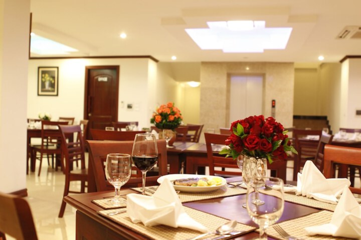 Dining 52 of 75