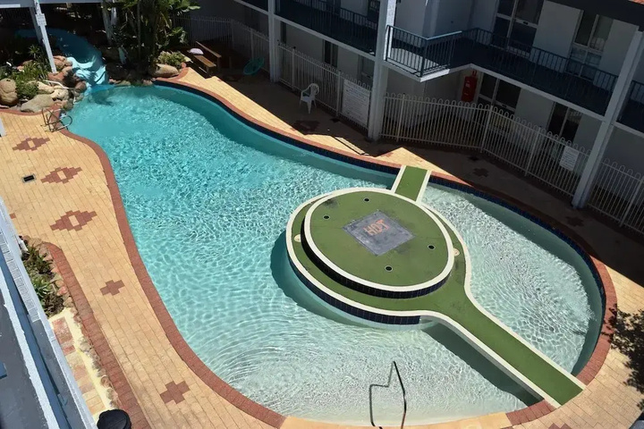 Pool 9 of 16