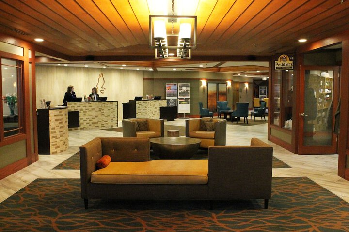 Entrance & Lobby