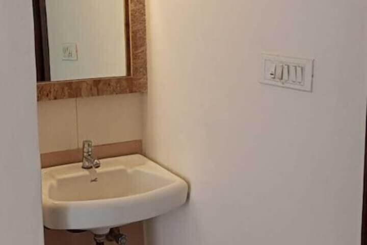 Room 9 of 39