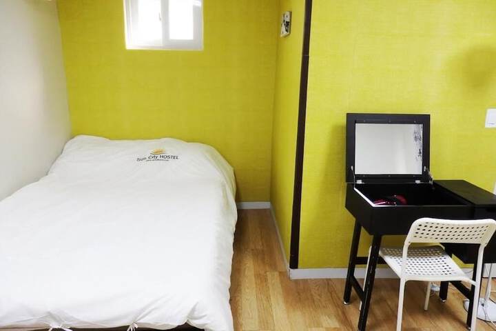 Room 18 of 49