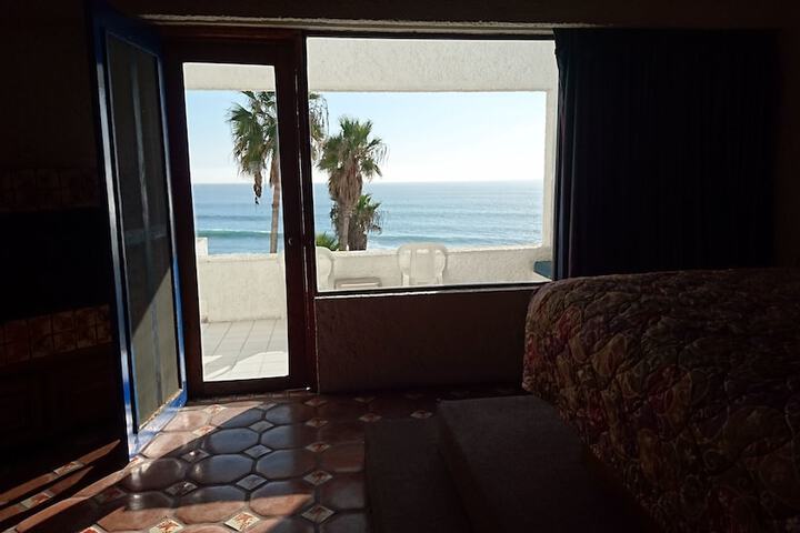 Standard King Bed Ocean View (24 of 32)