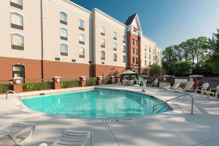 Hotel Pool