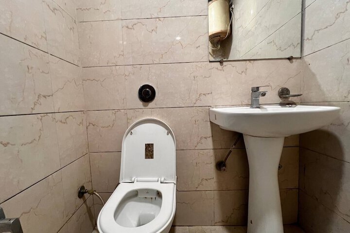 Room 35 of 46