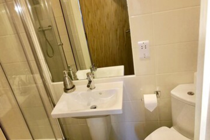 Room 3 of 25