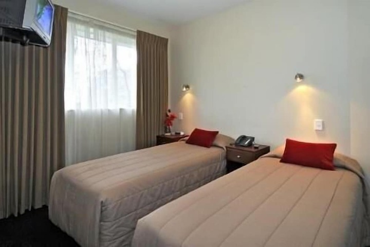 Room 10 of 21