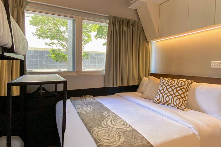 Room 10 of 46
