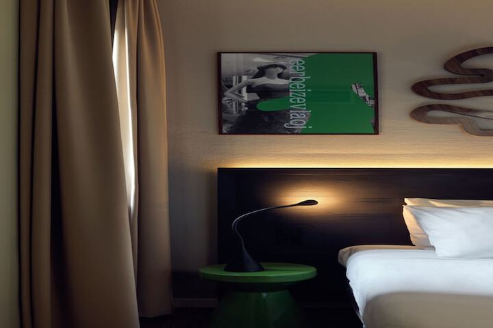 Room 25 of 58