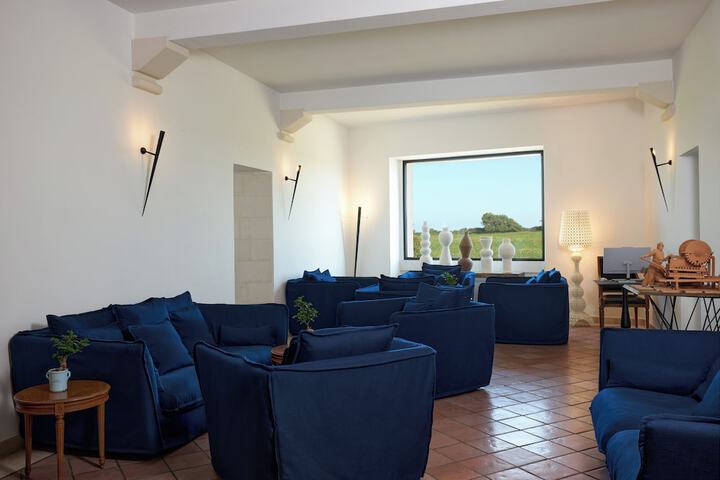 Entrance & Lobby