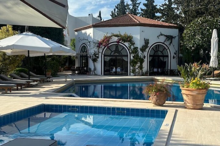 Pool 37 of 113