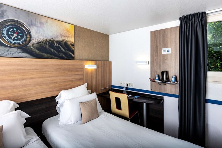 Room 50 of 114