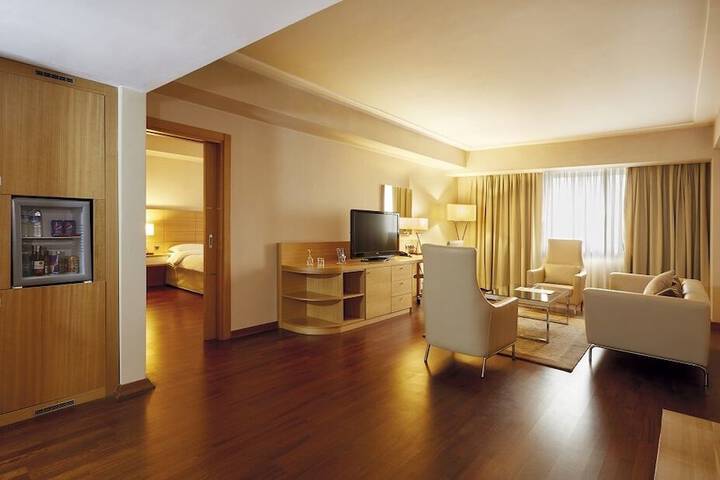 Room 21 of 53