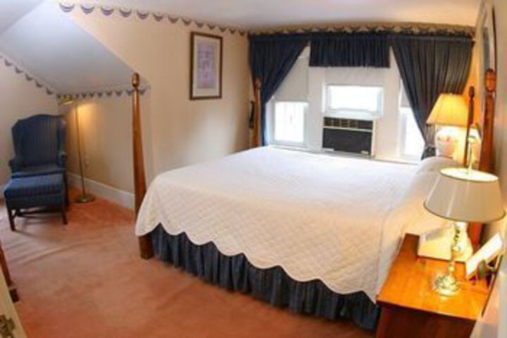 Room 35 of 69