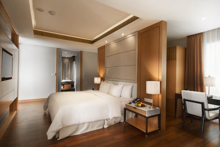 Room 18 of 147
