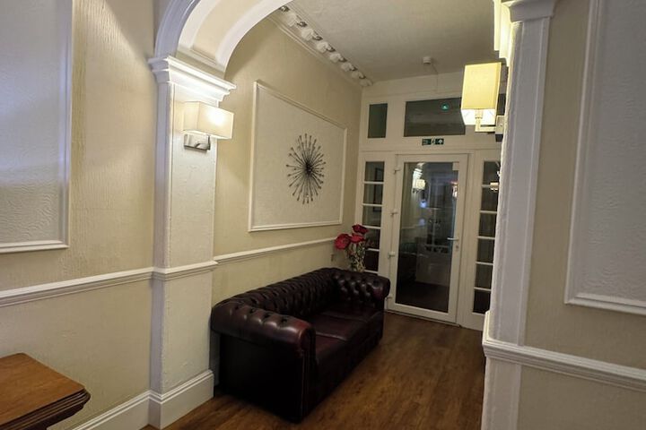 Entrance & Lobby