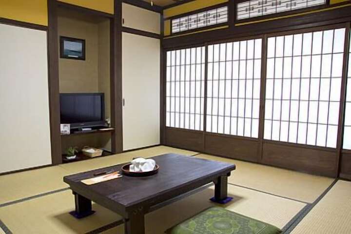 Room 8 of 14