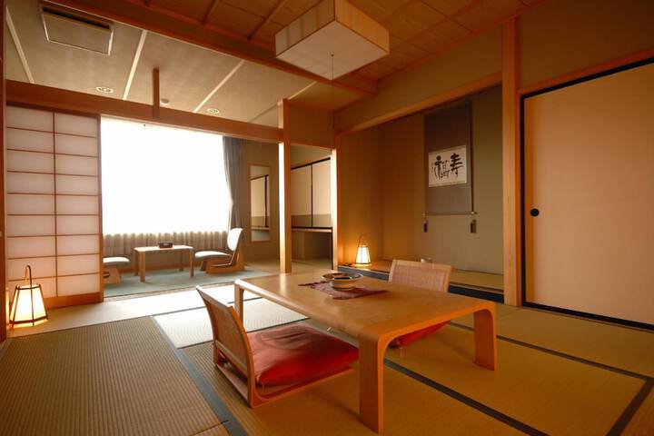 Room 10 of 33