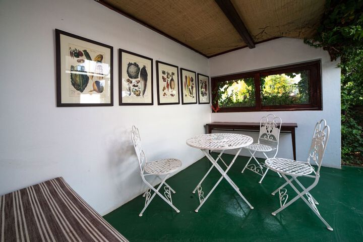 Lounge 36 of 50