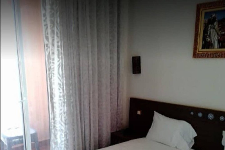 Room 9 of 32