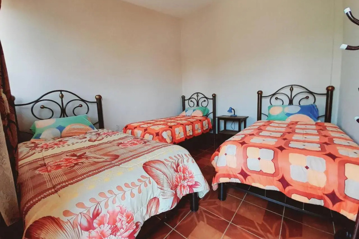 Room 4 of 13