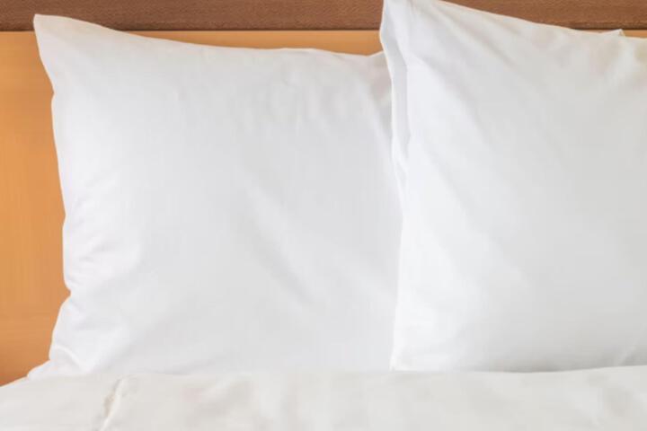 2 Queen Beds (8 of 9)