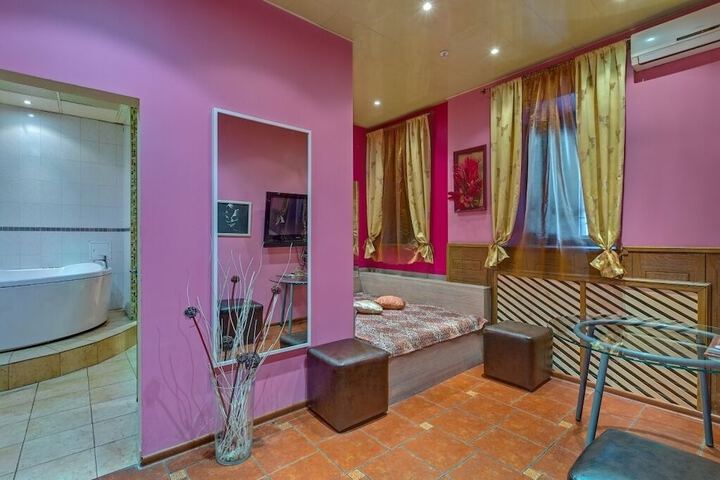 Room 6 of 14