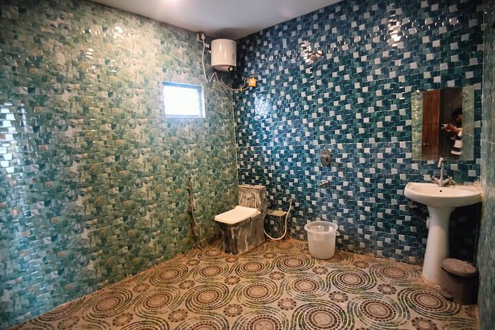 Room 48 of 80