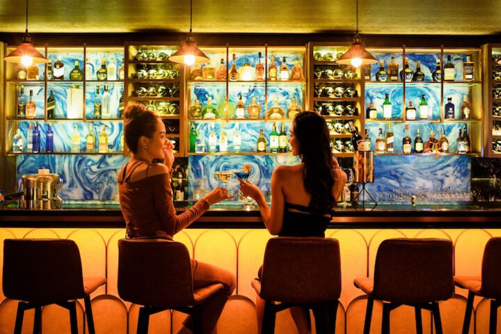 Lounge 71 of 78