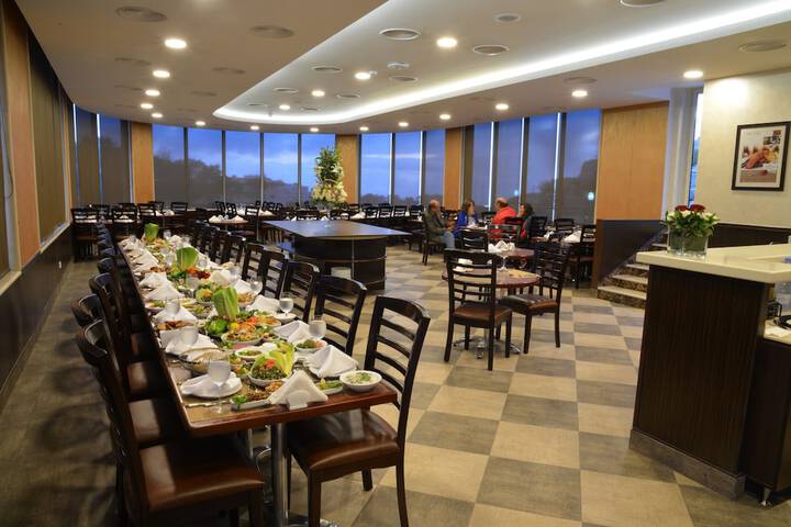 Dining 36 of 48