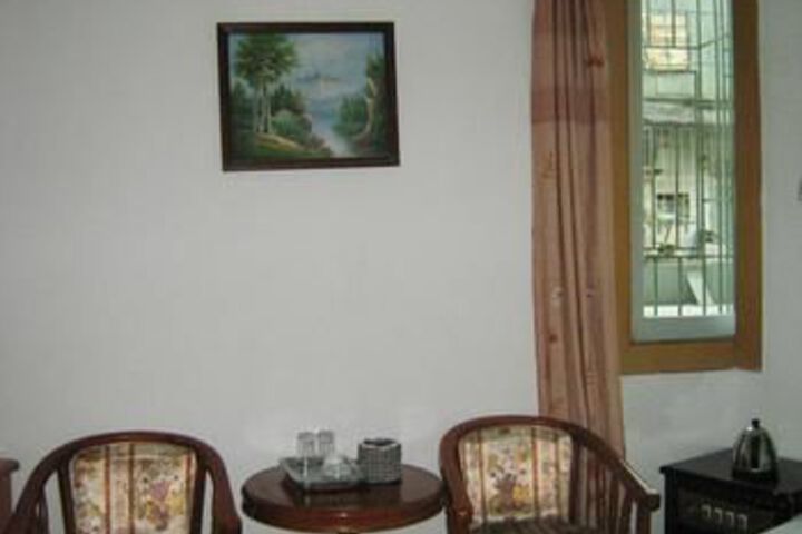 Room 25 of 59