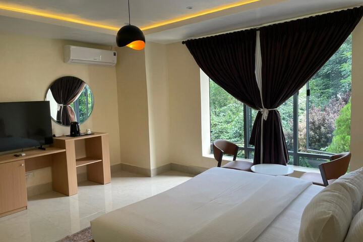 Room 7 of 40
