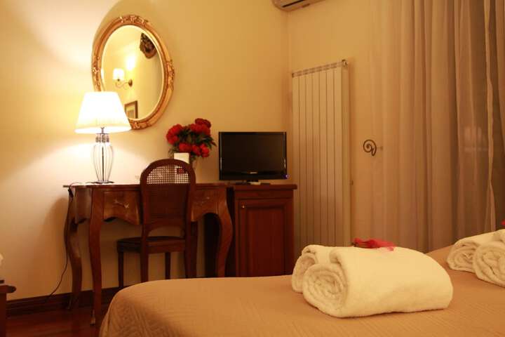 Room 11 of 40