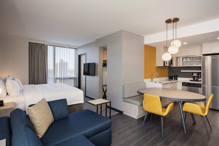 Room 10 of 60