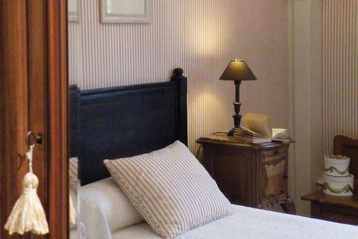 Room 7 of 61