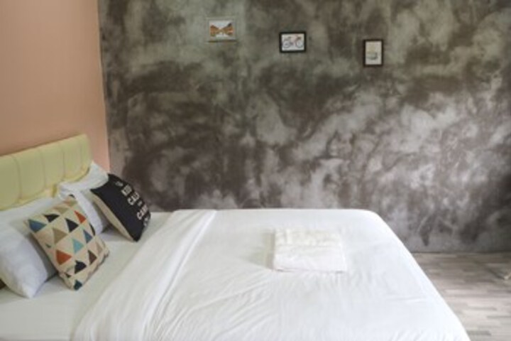 Room 16 of 132