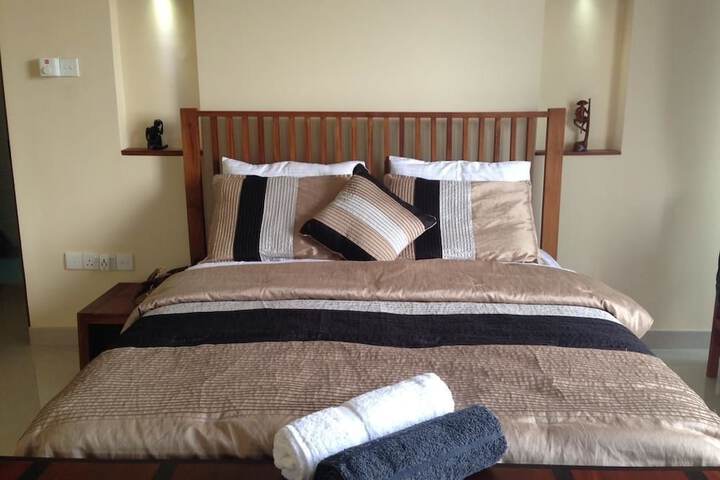 Room 3 of 16