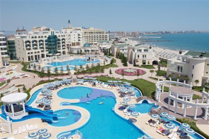 SUNSET RESORT