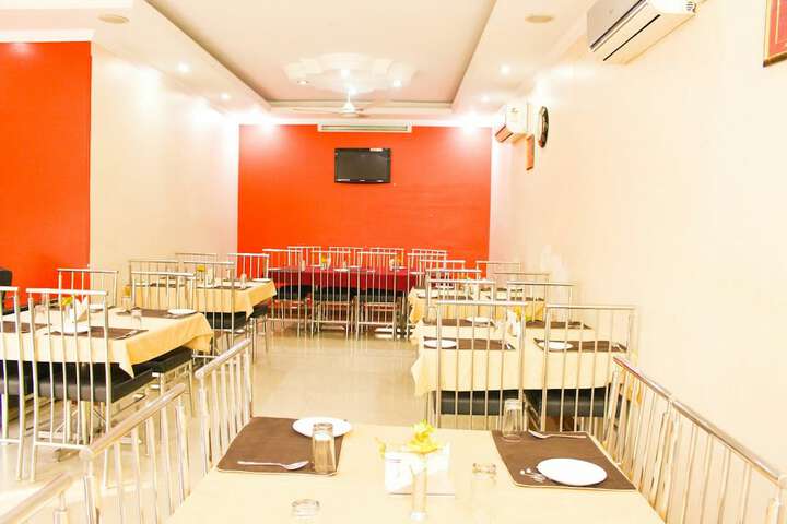 Dining 15 of 27