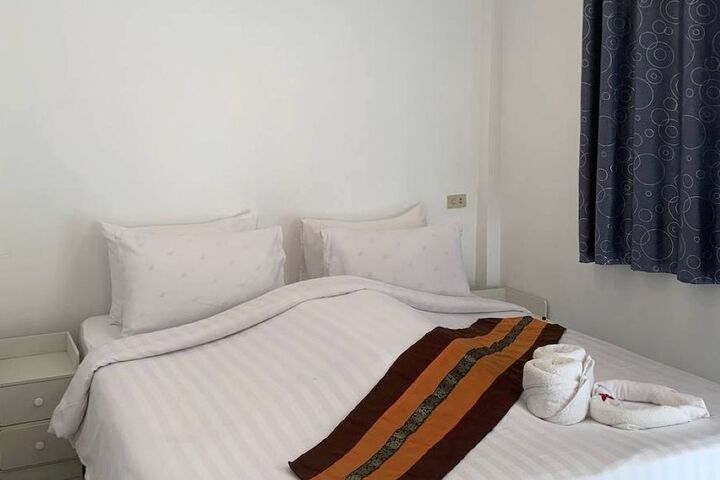 Room 53 of 106