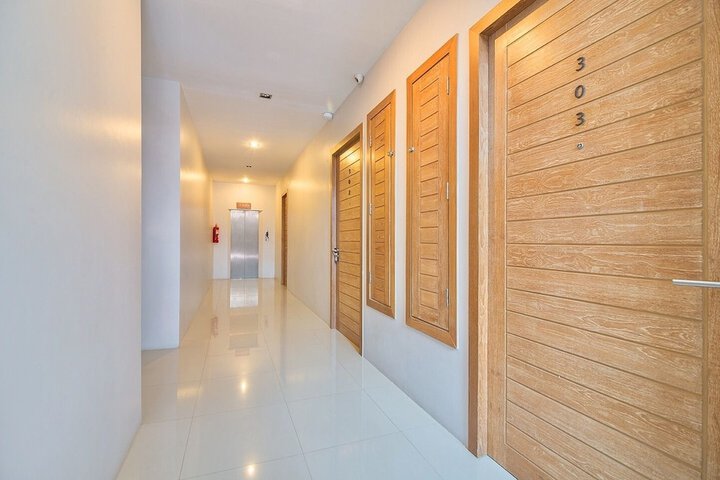 Ballroom/Hall 70 of 83