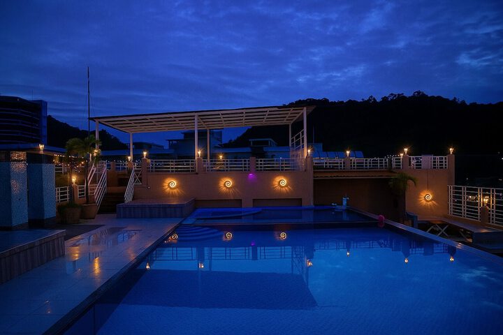 Pool 92 of 127