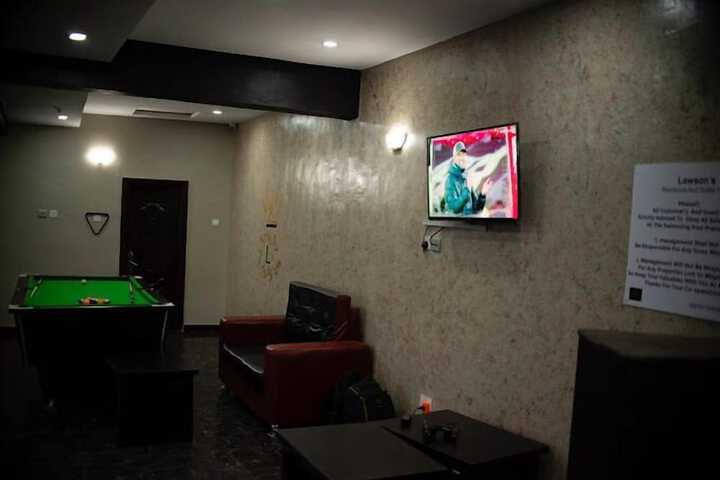 Lounge 67 of 80