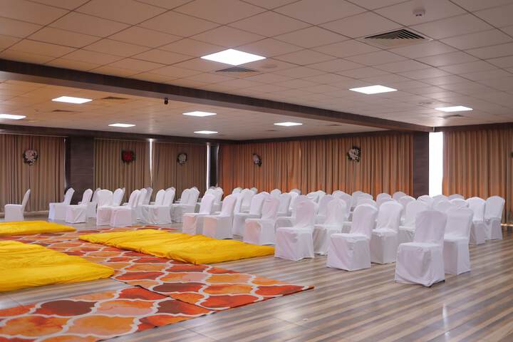 Ballroom/Hall 20 of 25
