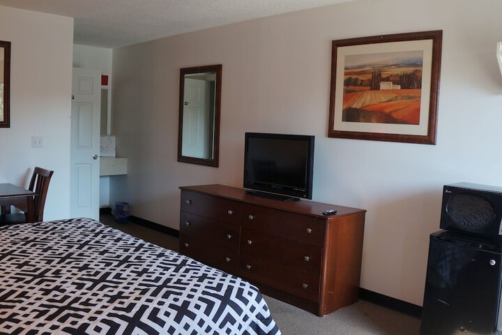 Single Room 1 King Bed (8 of 36)